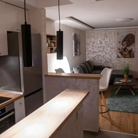 The Old Courtyard Apartment *